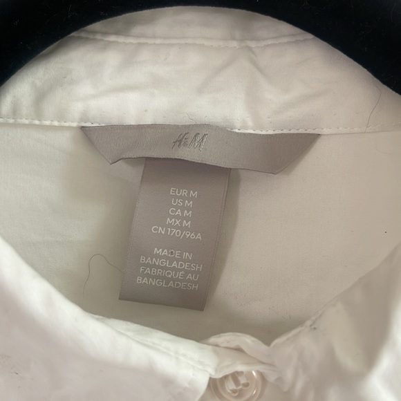 Basic white button done - great workwear basic - Picture 2 of 3